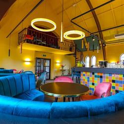 De Kapel, Zenderen openingstijden
