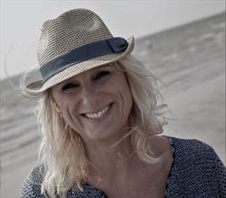 Mandy Nederlof, Brielle openingstijden