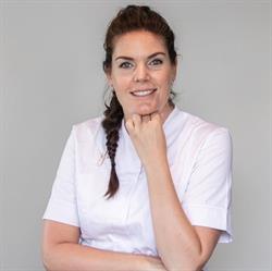 Yvonne Moerman, Monster openingstijden