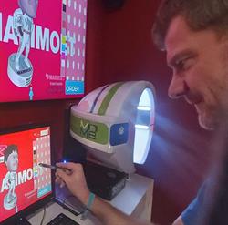 Klein 3D - Photobooth huren die van oor tot oor fotografeert, Eibergen openingstijden