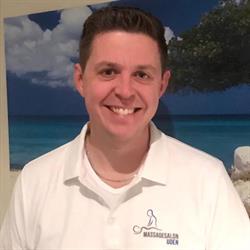 Massagesalon uden, Uden openingstijden