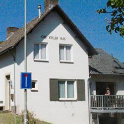 Gre Kellerhuis, Epen openingstijden
