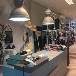 Curious, Middelharnis openingstijden