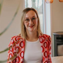 Suzanne van Hal, Sint Kruis openingstijden