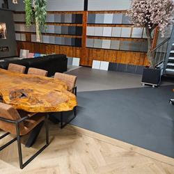 Exelero gietvloeren, Putten openingstijden