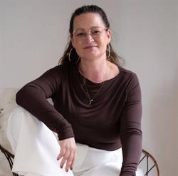 Bij Loes, Overloon openingstijden