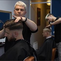 Luke de Barber, Bovenkarspel openingstijden