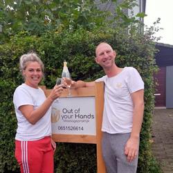 Out of your hands, Stompetoren openingstijden