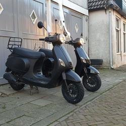 Hlouwsma Brommer en scooter service, Arum openingstijden