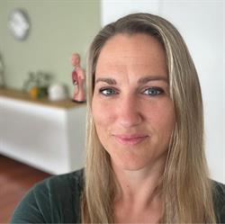 Loes Buys, Vlijmen openingstijden