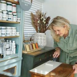 Amsterdam Vintage Style - Restyled Meubels & Fusion Mineral Paint Verf Stockist, Aalsmeer openingstijden