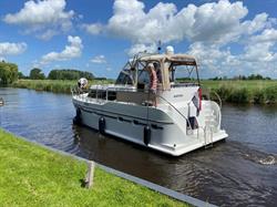 Yachtcharter Houwink Grou Warten, openingstijden