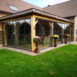 Glazen schuifwand, Helmond openingstijden
