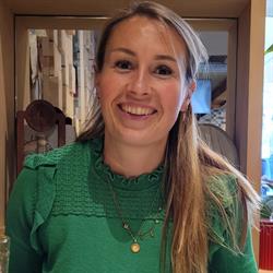 Naomis Praktijk, Holten openingstijden