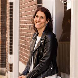 Reborn and Carry, Apeldoorn openingstijden