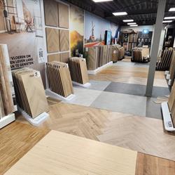 Vloeren Venlo, Velden openingstijden