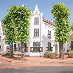 Hotel Nieuw Antiek, Helden openingstijden