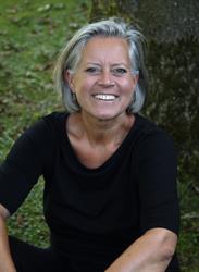 Manesta, Overasselt openingstijden