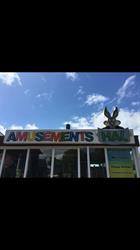 Amusementshal, Nes openingstijden