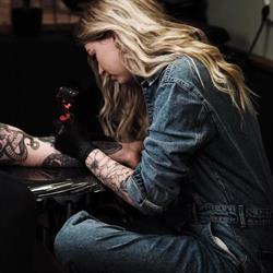 Leone’s tattoos, Middelharnis openingstijden