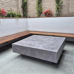 DSign-meubel, Born openingstijden