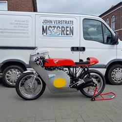 John Verstrate Motoren, Bruinisse openingstijden