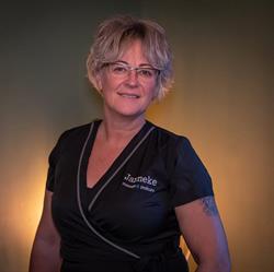 Janneke Bos, Grootegast openingstijden