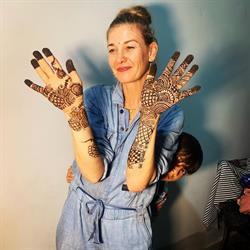 Yoga Hands massage & yoga, Amsterdam openingstijden